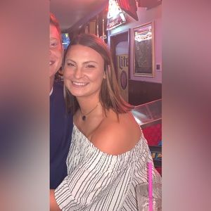 Off the shoulder UO Top